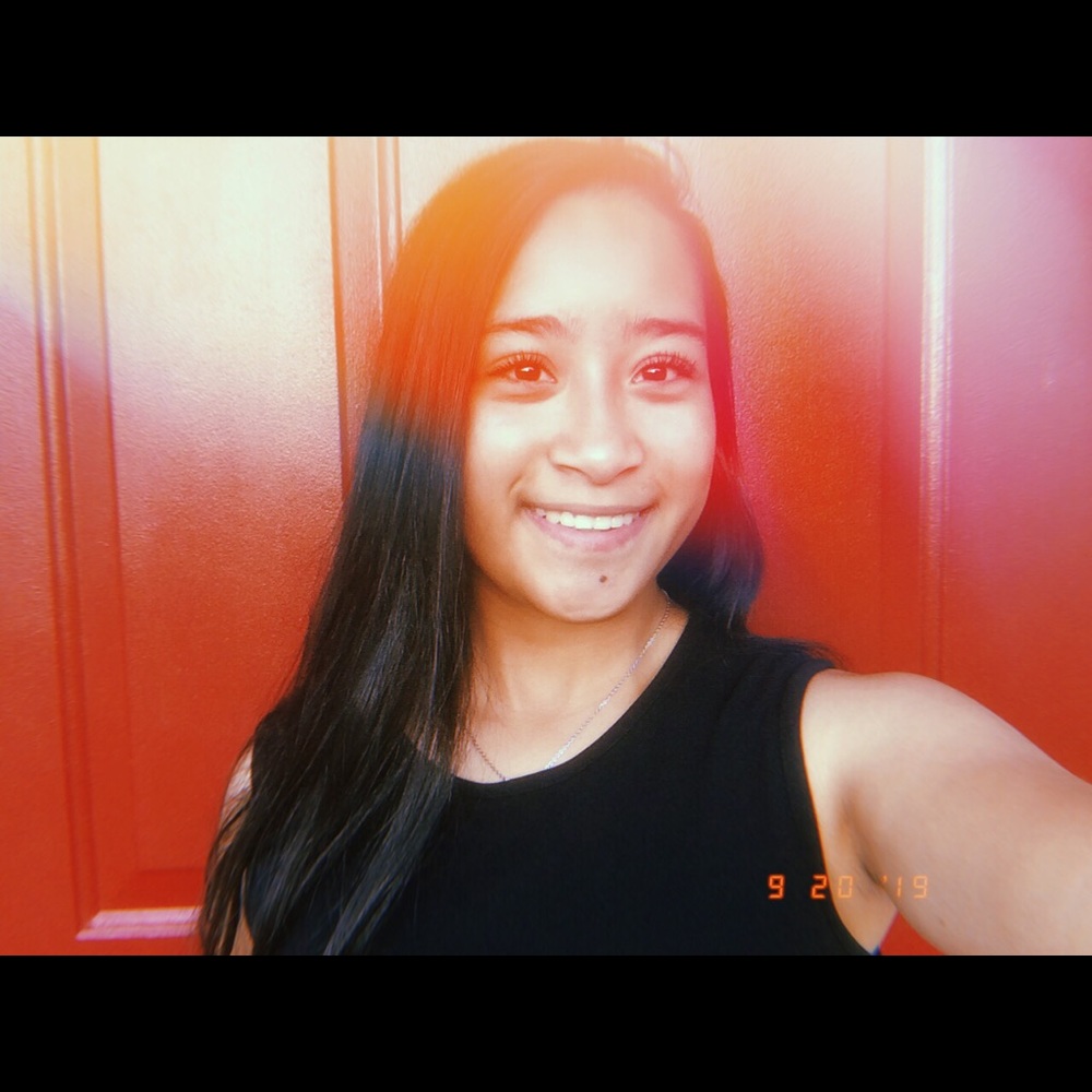 Meet your Posher, Rebeca